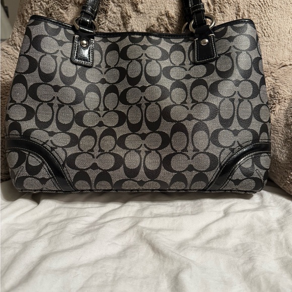 Coach Monogram - Heritage EUC with bonus wallet - Picture 5 of 14